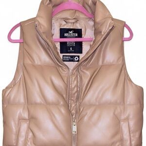Hollister Quilted Puffer Vest in Taupe